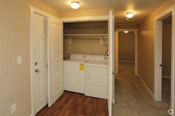 Washer dryer in unit